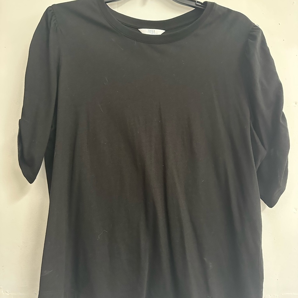 Time and Tru Black Short Sleeve Tee